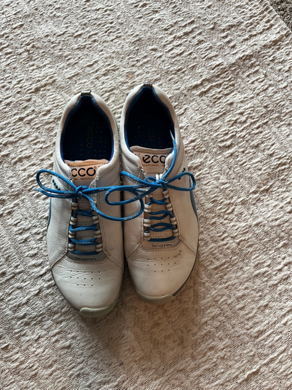 Ecco White Leather Golf Sneakers with Blue Accents